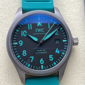 M+공장 IWC 파일럿 워치 마크 XX 메르세데스-AMG 페트로나스 포뮬러 원™ 팀 에디션