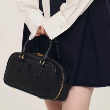 미우미우 아르카디 미디움 백 블랙