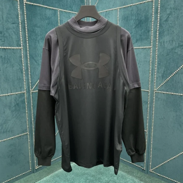 발렌시아가 언더아머® 트리플 레이어드 티셔츠 블랙