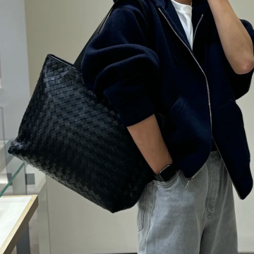 보테가베네타 인트레치아토 지퍼 라지 토트백 블랙 786666