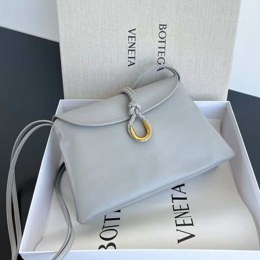 보테가베네타 리베르타 레더 숄더백 라이트 그레이 806034