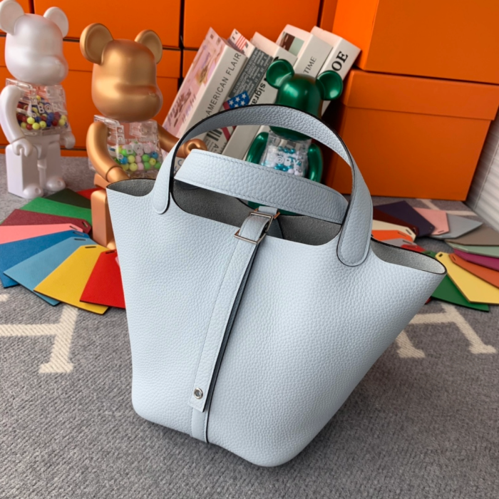 반수공 에르메스 피코탄백 18 라이트블루 은장 끌레망스