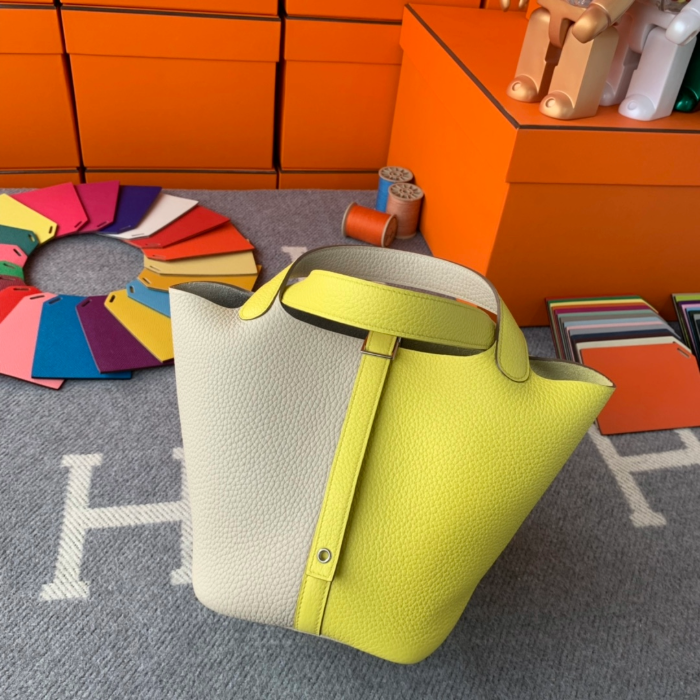 반수공 에르메스 피코탄백 18 화이트 라이트그린 은장