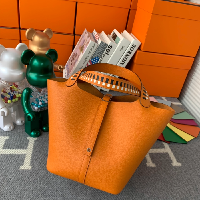 반수공 에르메스 피코탄백 22 트레사쥬 오렌지 은장 앱송