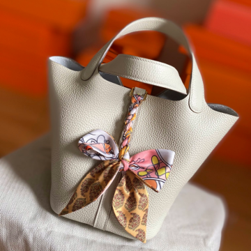 반수공 에르메스 피코탄백 18 화이트 은장 끌레망스