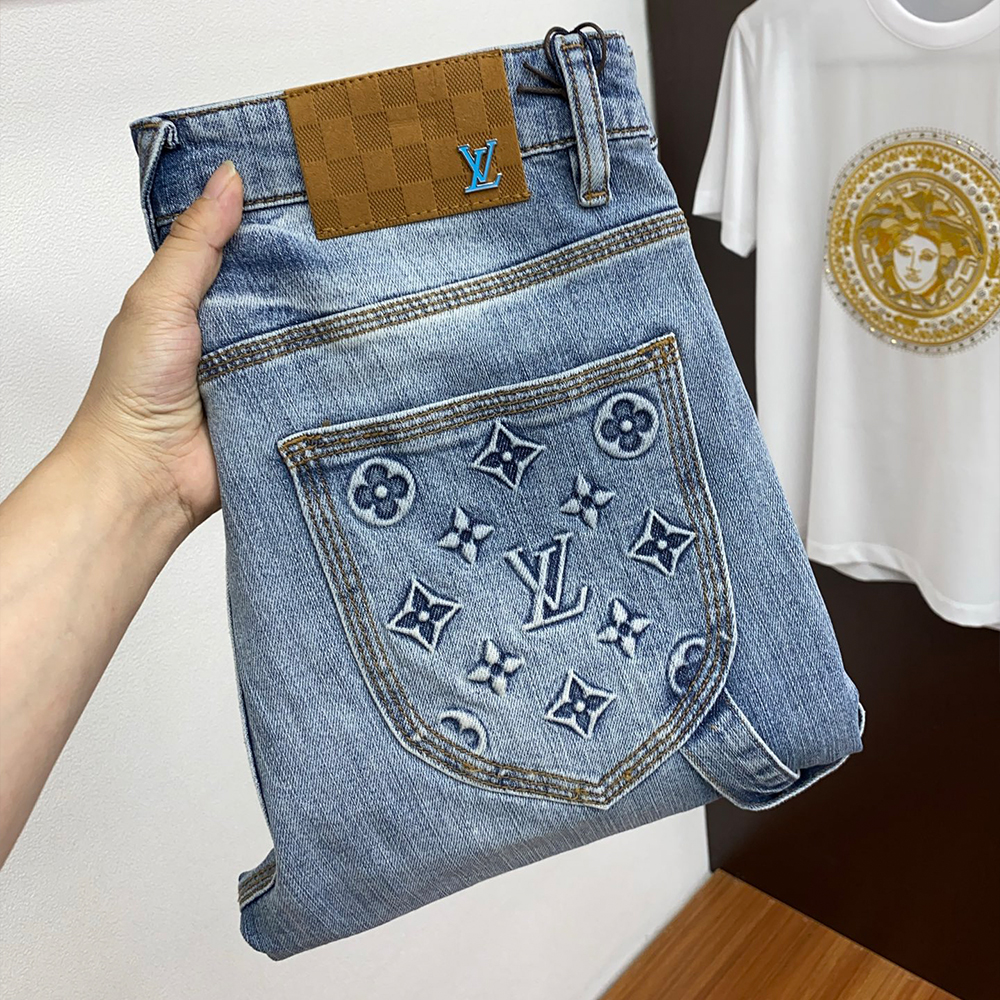 루이비통 25SS 모노그램 워싱 데님 팬츠