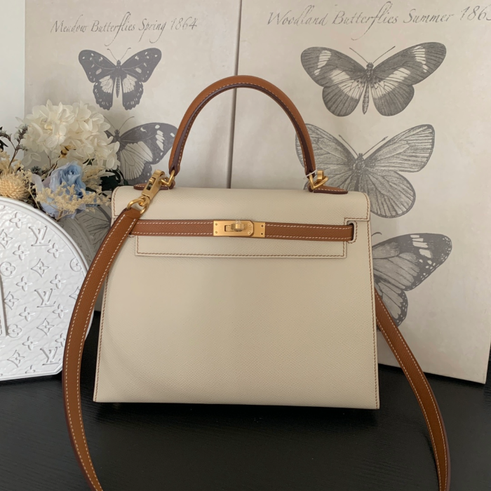 반수공 에르메스 켈리백 25 나타 화이트 골드브라운 금장 앱송