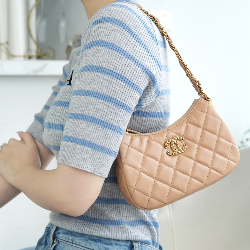 팬더샵 샤넬 23K 클래식 호보백 스몰 살구