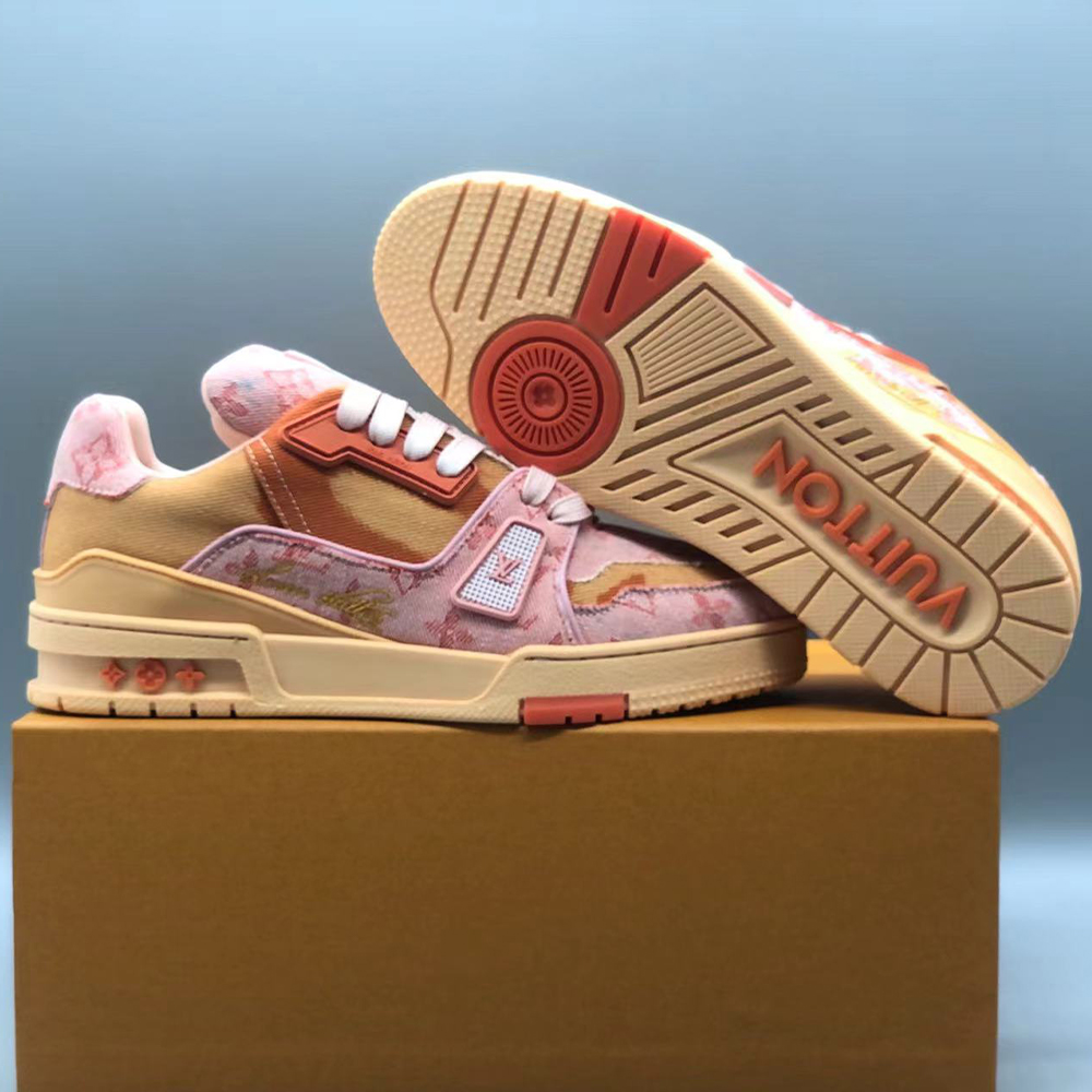 루이비통 LV 트레이너 스니커즈 모노그램 데님 핑크