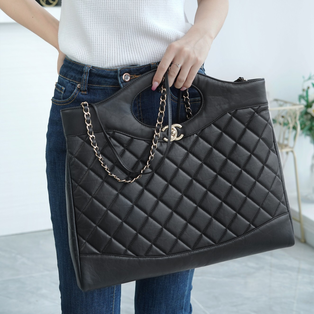 팬더샵 샤넬 23A 크루즈 31백 블랙 라지