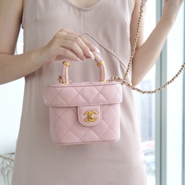 팬더샵 샤넬 램스킨 스몰 코스메틱 케이스 라이트 핑크 AS3973