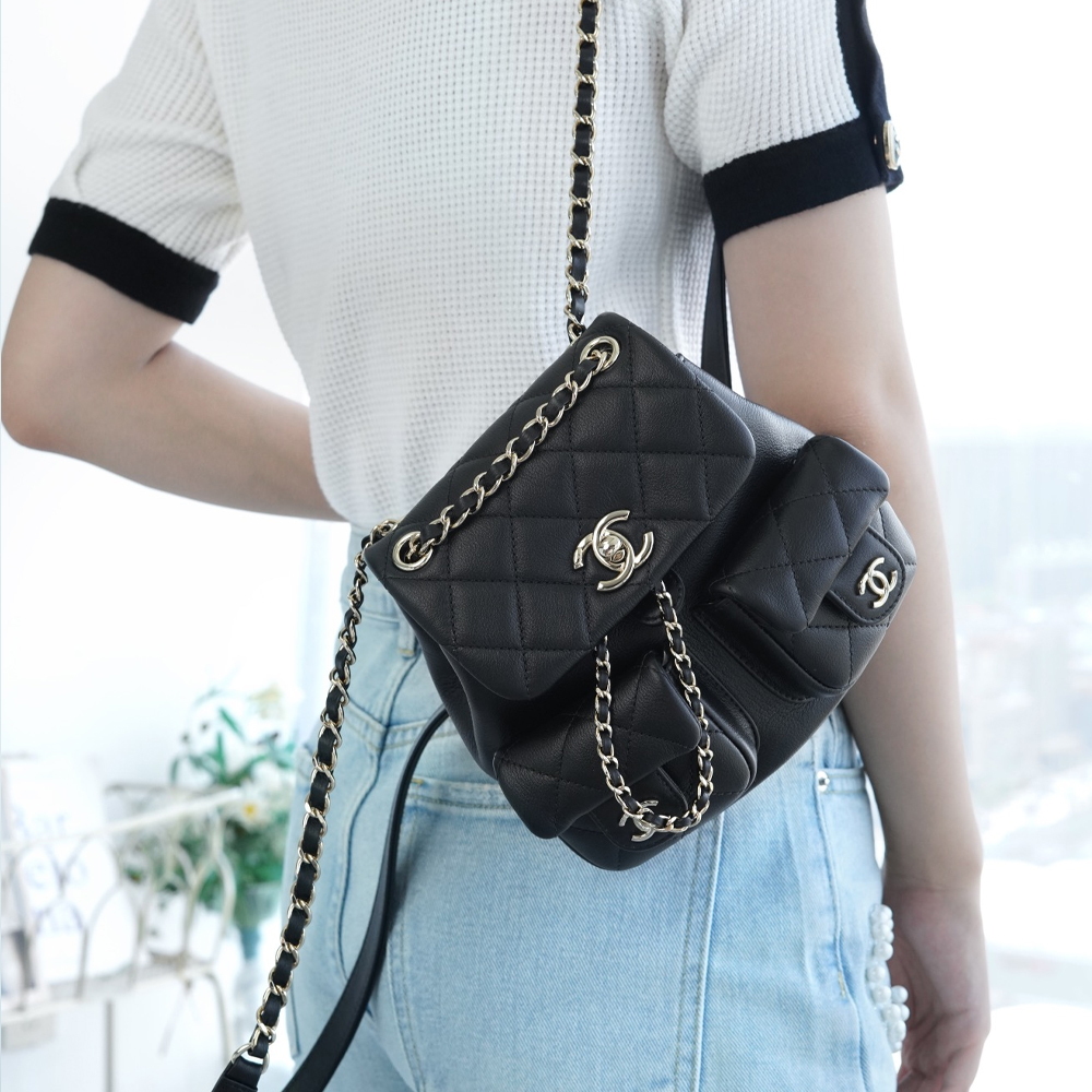 팬더샵 샤넬 23A 듀마 백 미니 블랙