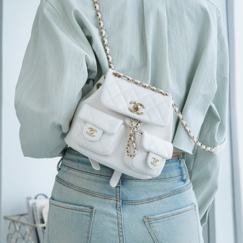 팬더샵 샤넬 23A 듀마 백 미니 화이트