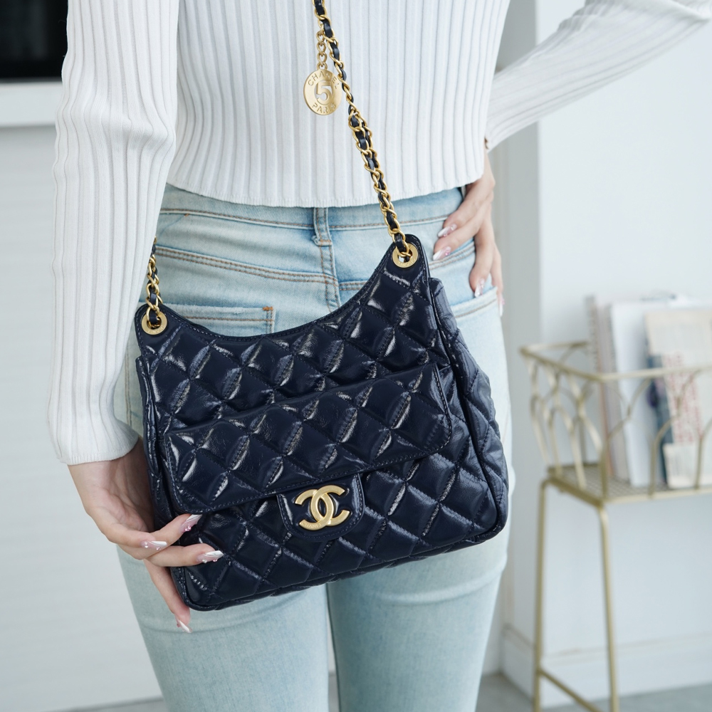 팬더샵 샤넬 포켓 체인 호보백 미디움 유광 네이비