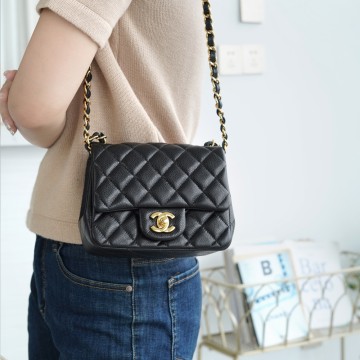 팬더샵 샤넬 클래식 스퀘어 플랩백 블랙 금장