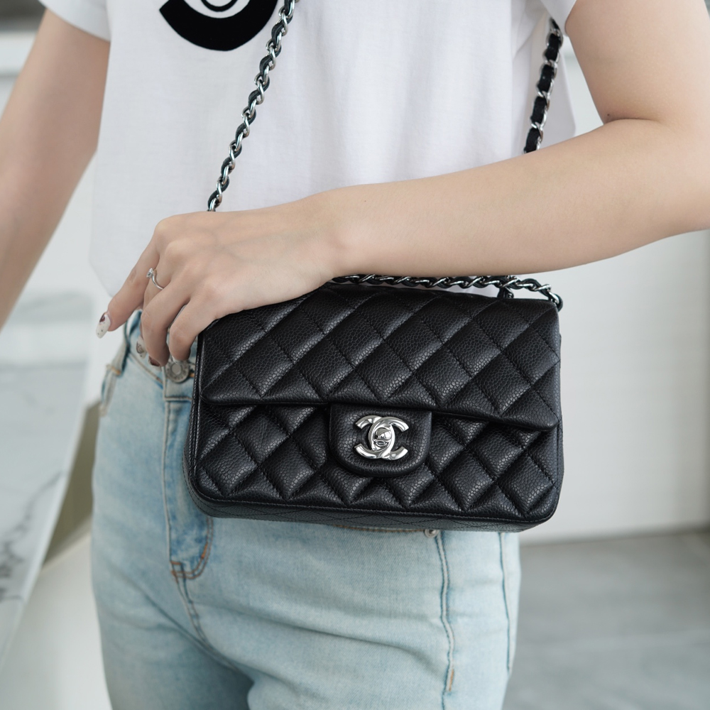 팬더샵 샤넬 클래식 플랩백 블랙 미니 은장