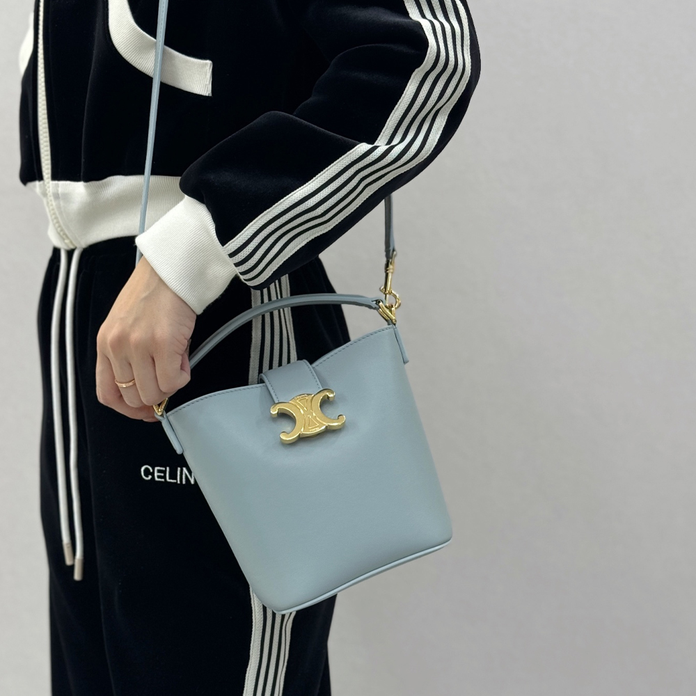 셀린느 25SS 트리오페 미니 루이스 버킷백 글레이셔 블루 금장 10N473