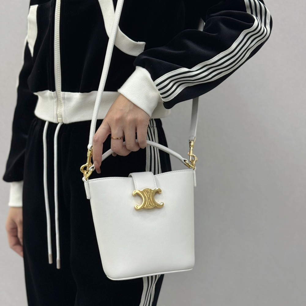 셀린느 25SS 트리오페 미니 루이스 버킷백 화이트 금장 10N473