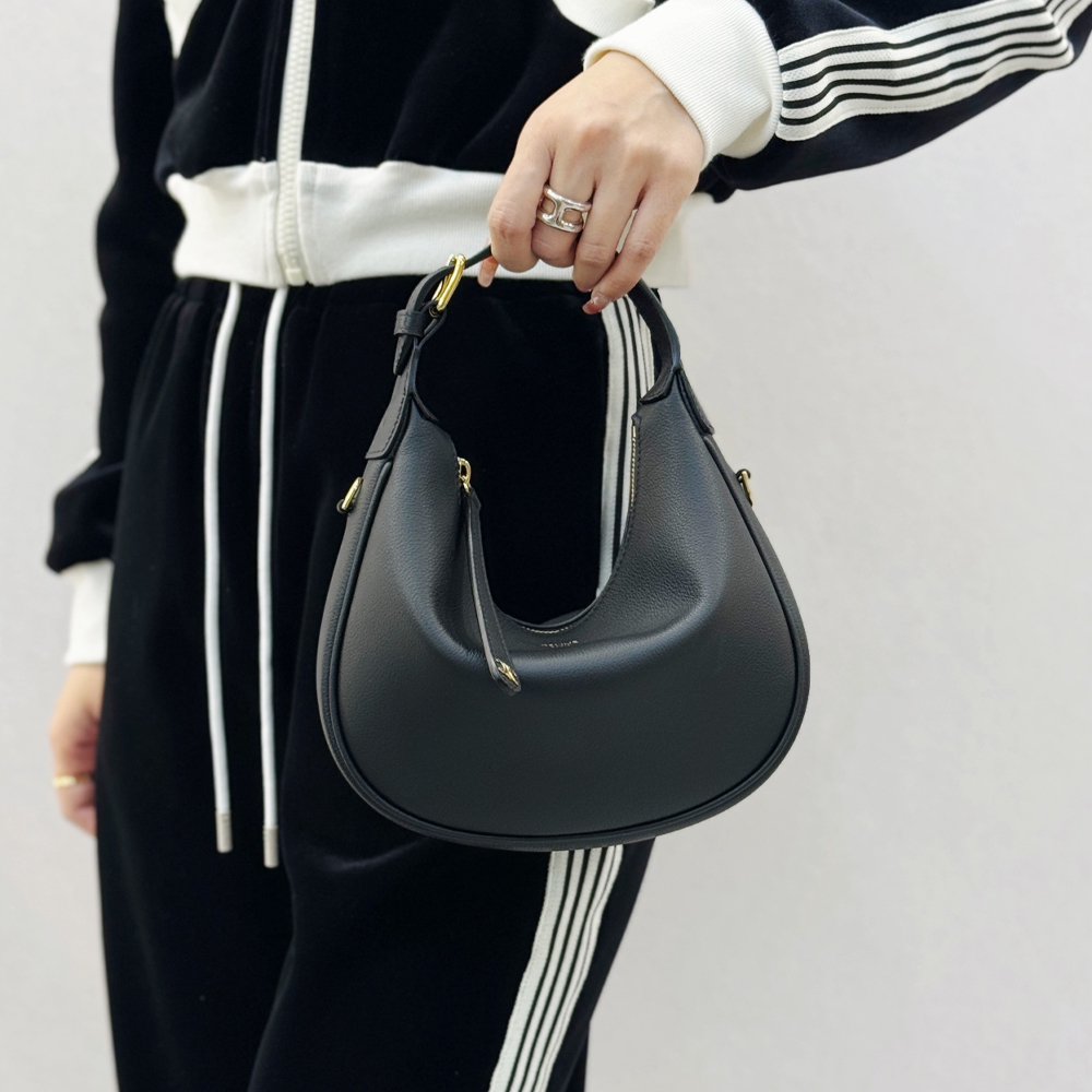 셀린느 틴 룰루 서플 그레인 카프스킨 블랙