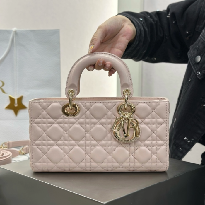 디올 미디엄 레이디 디조이 백 파우더 핑크