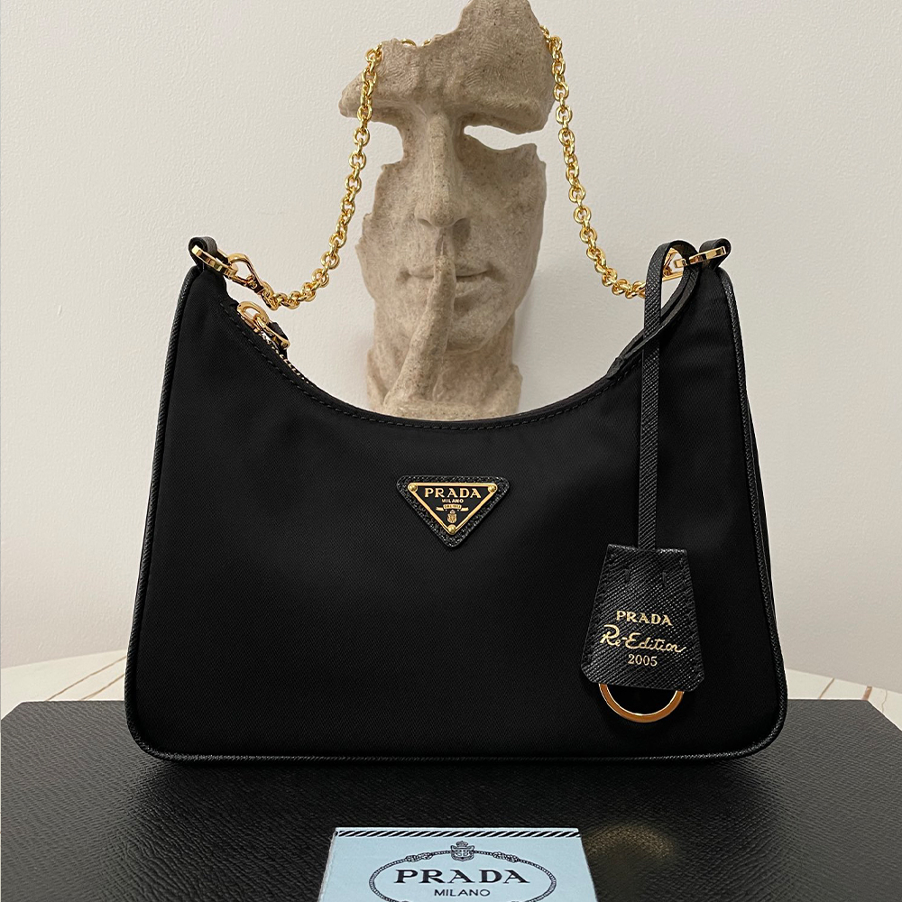 프라다 리에디션 리나일론 숄더백 블랙 금장 1BH204