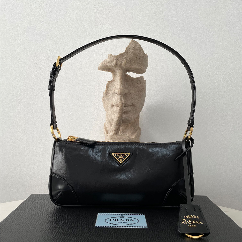 프라다 삼각 로고 브러쉬드 레더 리나일론 숄더백 1BC201