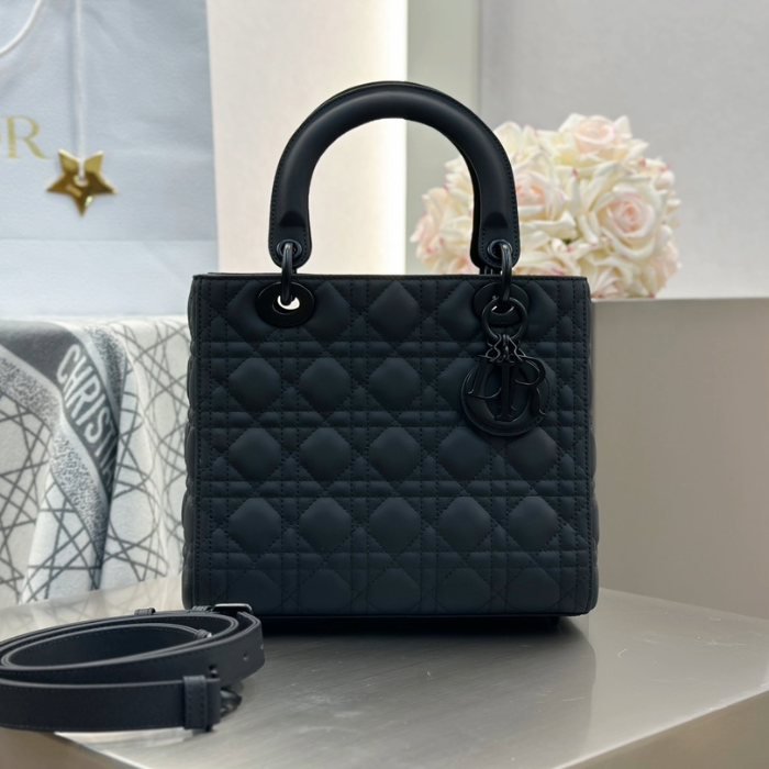 디올 미디엄 레이디백 울트라 매트 까나쥬 블랙