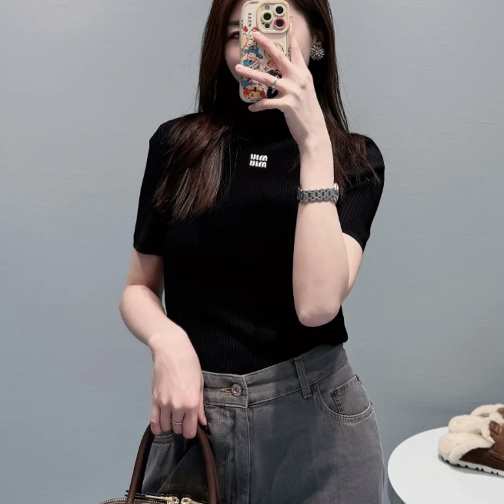 미우미우 블랙 비스코스 터틀넥 스웨터