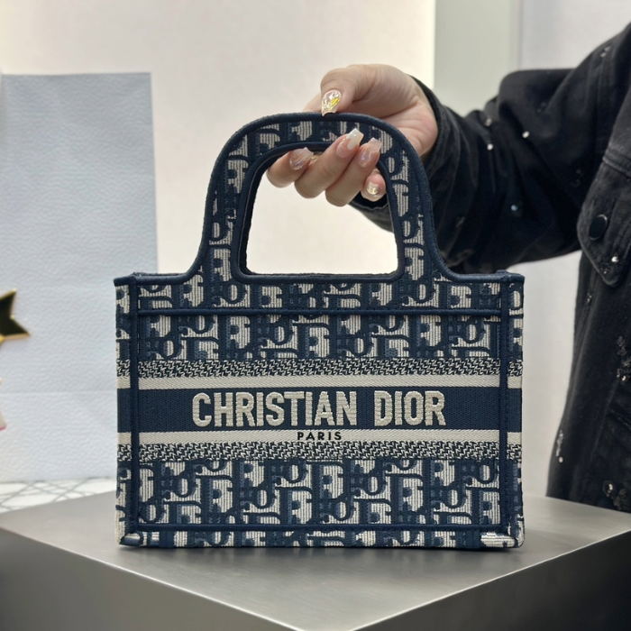 디올 미니 북 토트백 네이비 블루 오블리크 자수