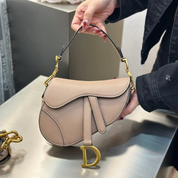 디올 스몰 새들 스트랩 백 카라멜 베이지