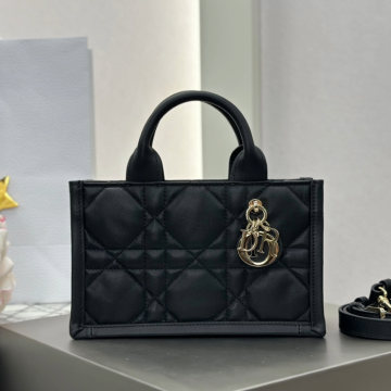 디올 미니 스트랩 북 토트백 매크로까나쥬 블랙