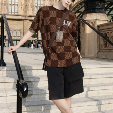 루이비통 LV 크리스털 패치 장식 다미에 반팔 크루넥 브라운