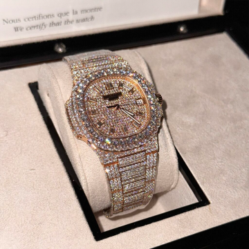 파텍필립 노틸러스 5719 모이사나이트 파베 세팅