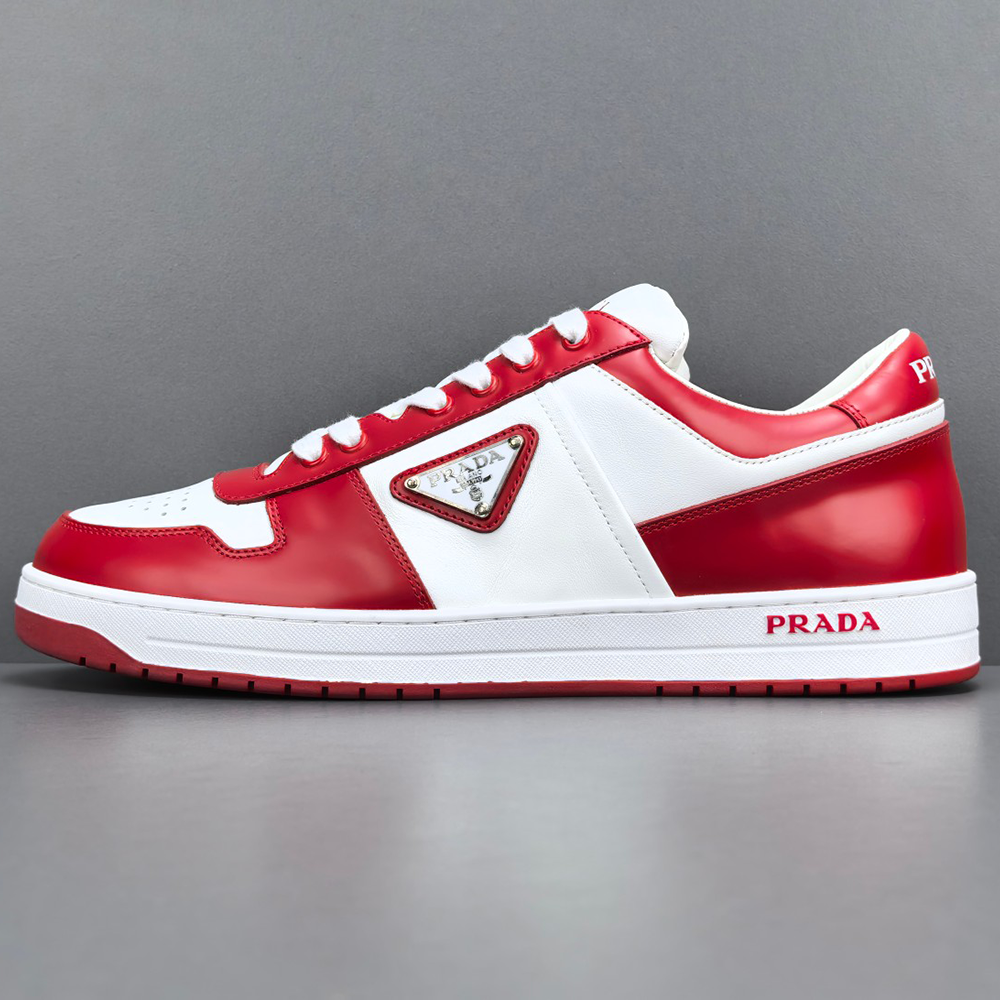 프라다 다운타운 레더 스니커즈 화이트 레드