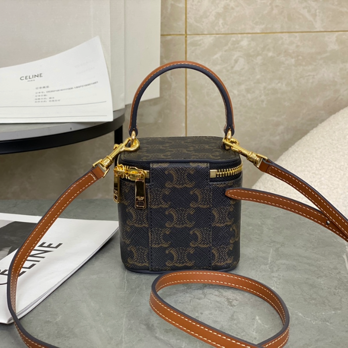 셀린느 미니 베니티 케이스 트리옹프 캔버스 탄 10J762