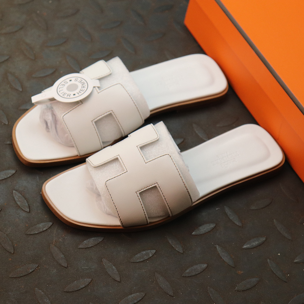 에르메스 오란 샌들 화이트