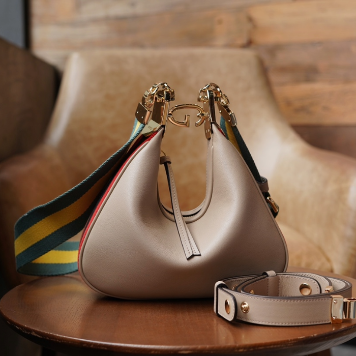 구찌 아따슈 숄더백 베이지