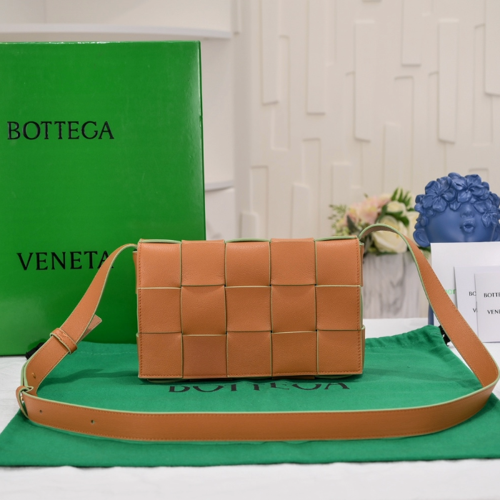 보테가베네타 카세트백 카라멜