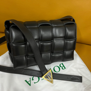 보테가베네타 카세트백 패딩 브라운 금장