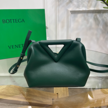 보테가베네타 포인트 트라이앵글 탑핸들백 레인트리