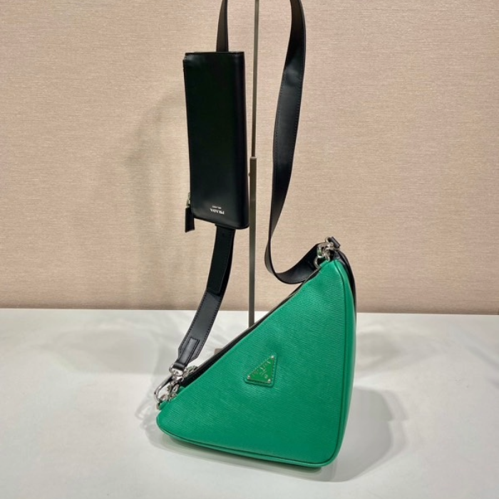 프라다 트라이앵글 사피아노 레더 디태처블 파우치 더블 숄더백 그린
