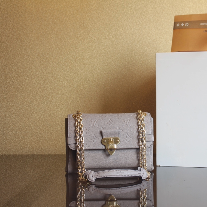 루이비통 바뱅 모놀로그 BB 투르텔