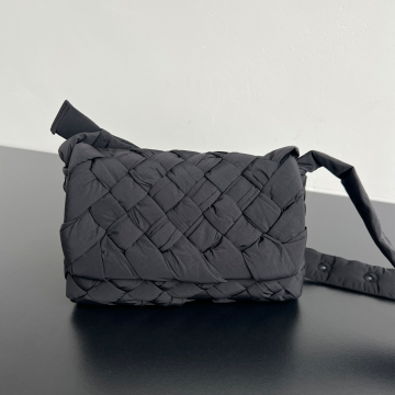 보테가베네타 럼플 메신저 백 블랙 795498