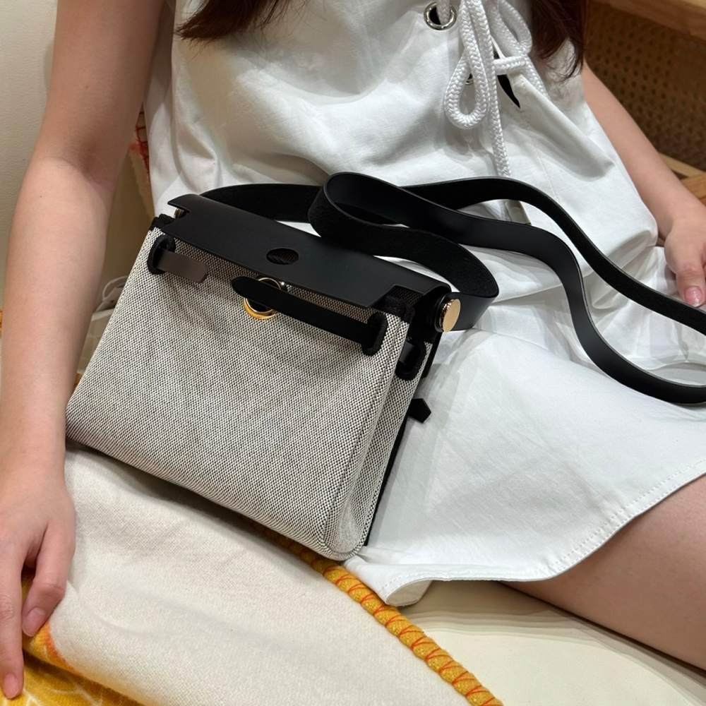 올수공 에르메스 에르백 미니 르투르네 H 바이킹 캔버스 헌터 카우하이드 & 골드 하드웨어 에크류 누아