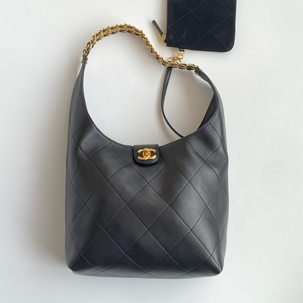 샤넬 25SS 라지 호보 백 램스킨, 골드 메탈