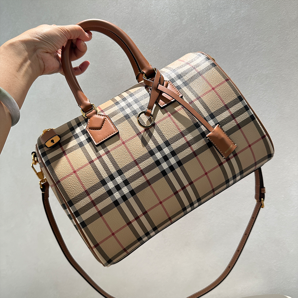 버버리 미디엄 체크 볼링 백 (밀리터리)