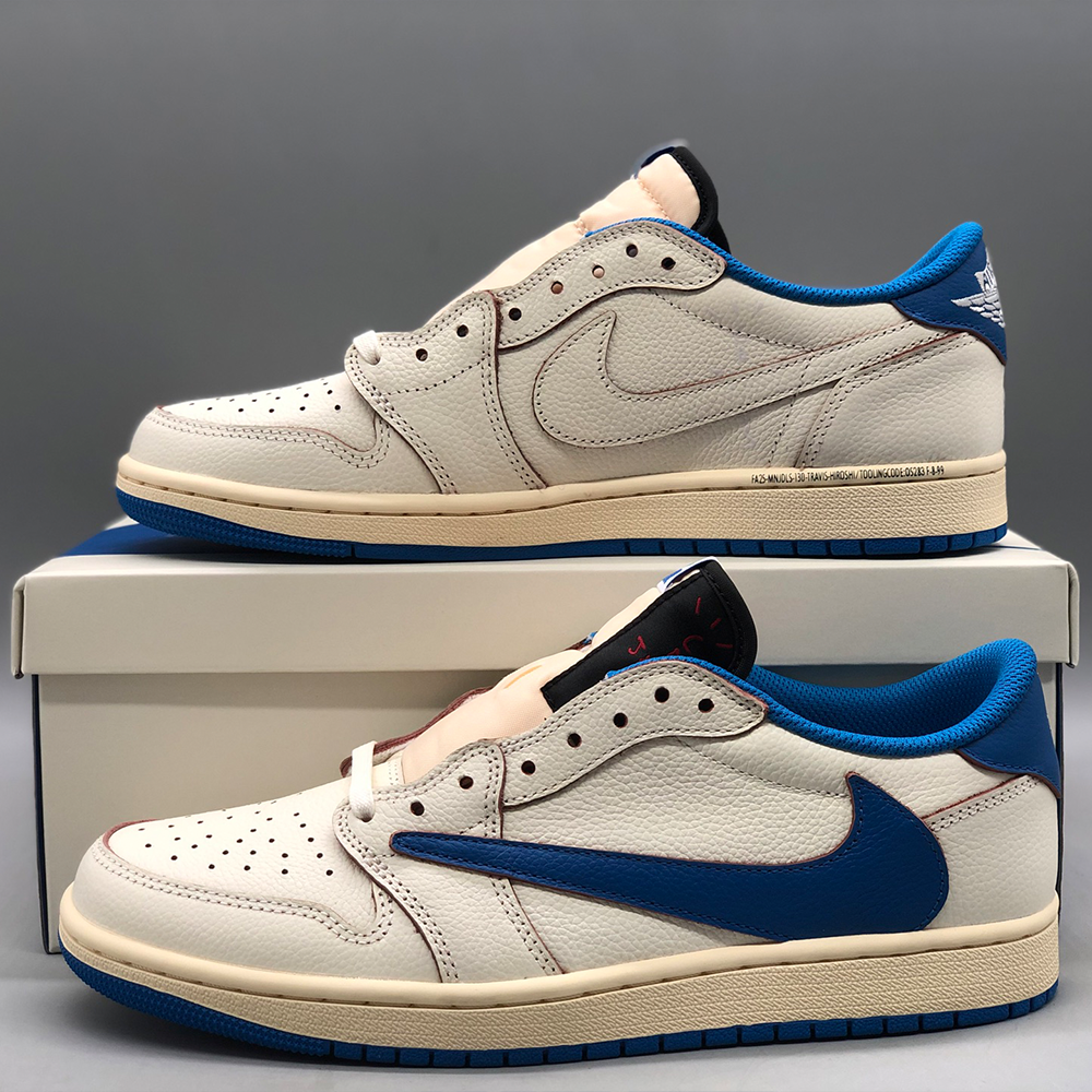 트래비스 스캇 x 프라그먼트 x 에어 조던1 로우 OG