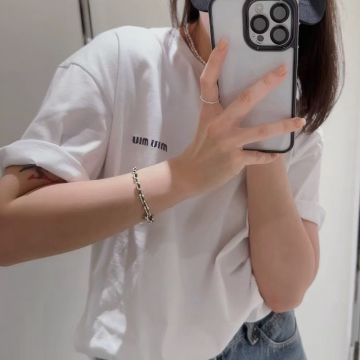 미우미우 베이직 자수 반팔 티셔츠 화이트