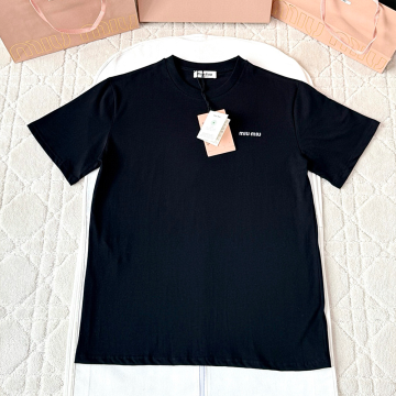 미우미우 베이직 자수 반팔 티셔츠 블랙