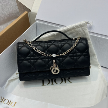 디올 미스 디올 미니 탑 핸들백 블랙 까나쥬 램스킨